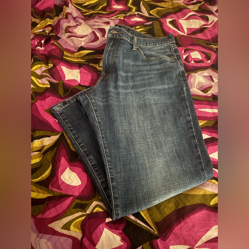 Classic Women's Straight-Leg Jeans - Blue